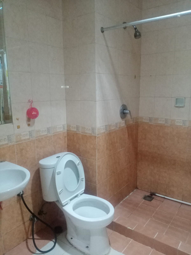 Bathroom, Apartemen Kelapa Gading Square MOI, North Jakarta