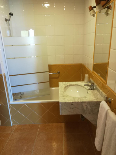 Bathroom 3, Hotel Paloma, Murcia
