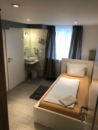 Others 5, Hotel Nello, Offenbach am Main