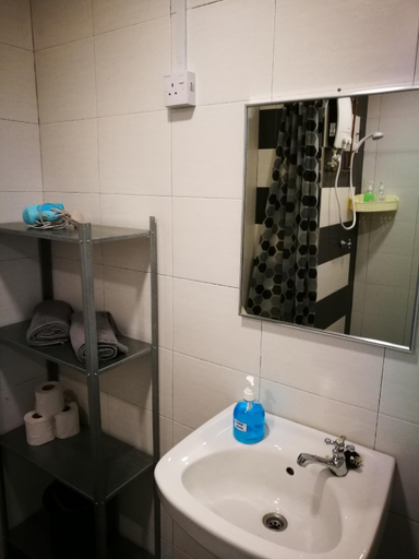 Bathroom 2, Comfort zone near airport The Ceo, Penang Island