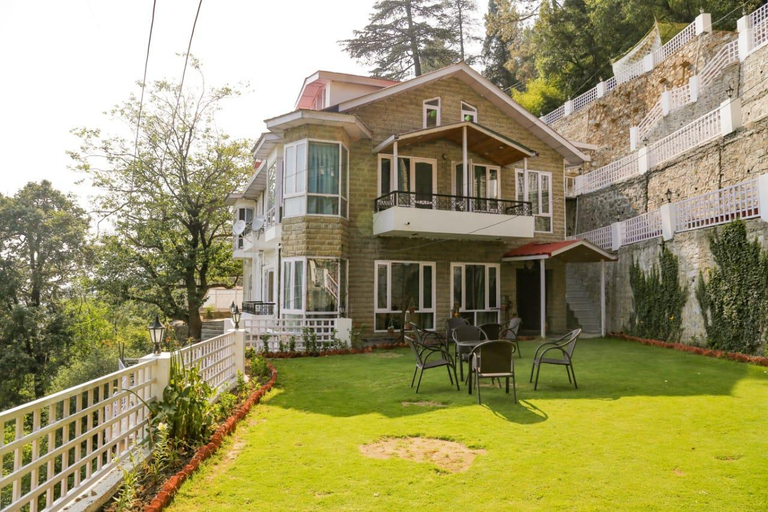 Exterior & Views