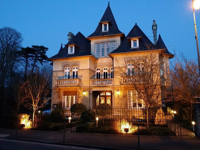 Exterior & Views 1, Le Castel Guesthouse, Calvados