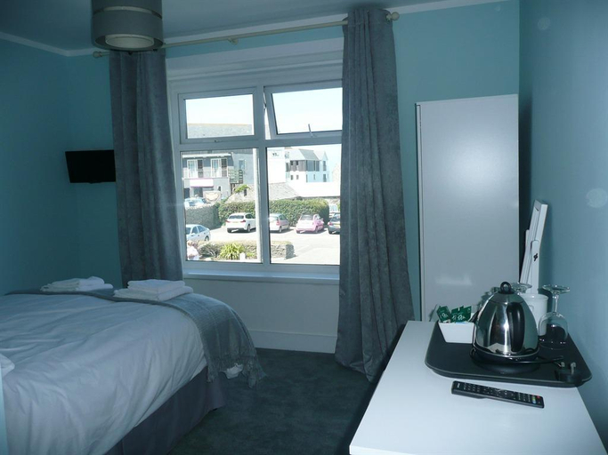 Others 5, The Lyncroft, Cornwall