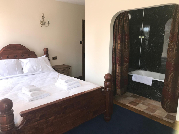 Bedroom 2, Great Trethew Manor Hotel & Restaurant, Cornwall