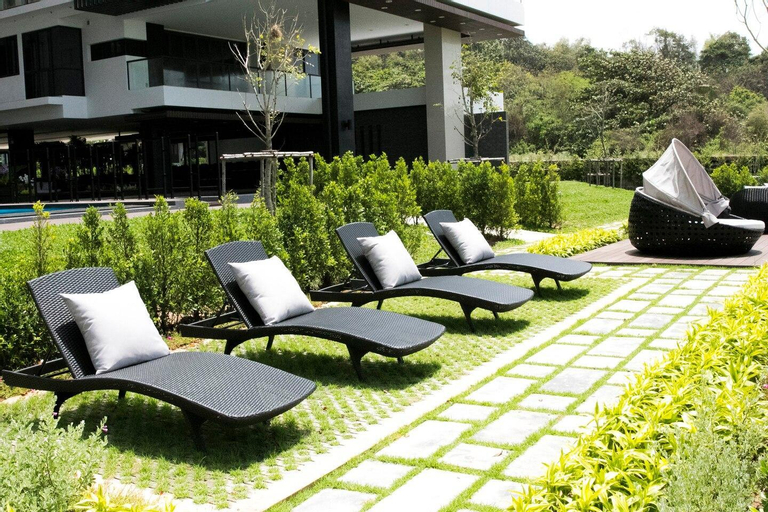 Others 5, Escape Condominiums Beachfront Suite - E224, Klaeng