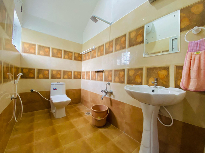 Bathroom 2, Weekend Luxury Villa, Yercaud, Salem