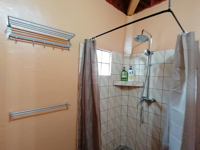 Bathroom 2, Shambala Paradise, San Juan