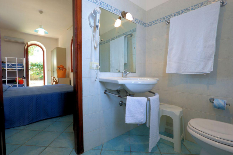 Bathroom 3, T. di Monaco - Natural Beach Village, Messina