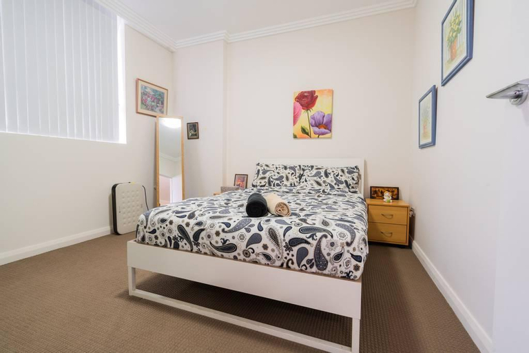 Bedroom 2, Sydney Olympic Park 3 BR Apartment w Parking, Strathfield