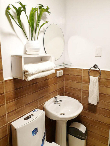 Bathroom 3, Mireya's 1BR Condo at Goshen Towers - Session Road, Baguio City