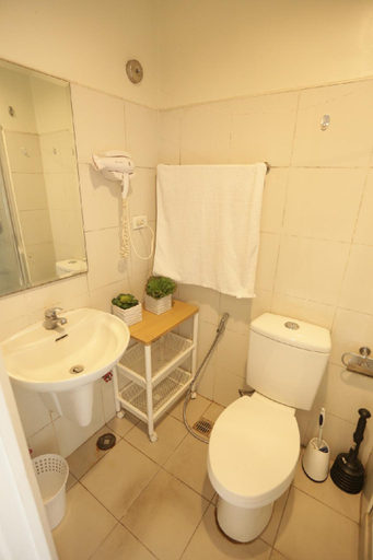 Bathroom 4, A2J Executive Studio Suite near Skyranch & Malls, Tagaytay City