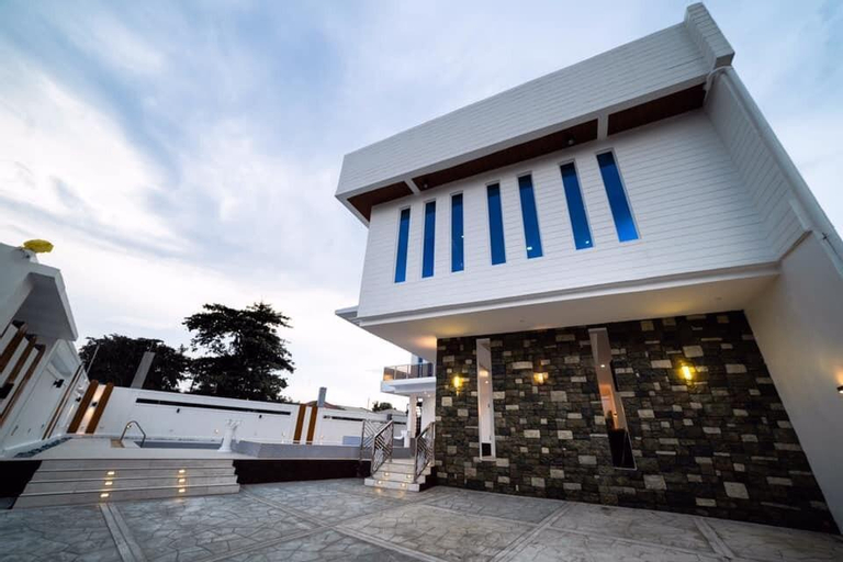 Queri Hot Spring Resort - Private Resort in Laguna, Calamba City