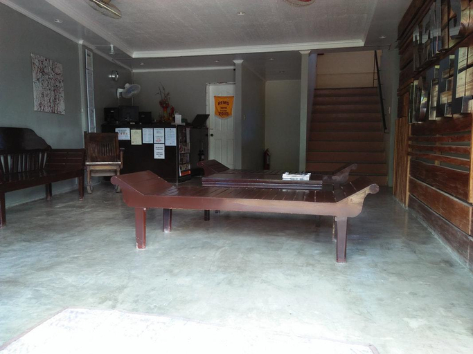 Public Area, Rem's Virgin Island Hotel, Puerto Galera