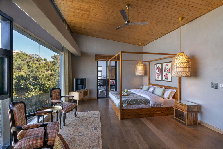 Bedroom 3, StayVista at Nivriti w/ Heated Outdoor Pool, Solan