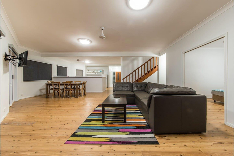 Public Area 3, Picturesque on Passage - sleeps 20!, Whitsunday