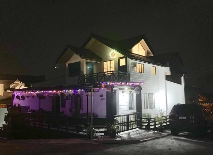 D'Waldz Villa Tagaytay , Alfonso
