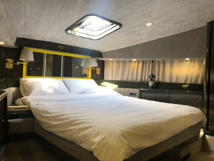 Bedroom 2, Sea and Yacht (Busan Haeundae yacht stay), Haeundae