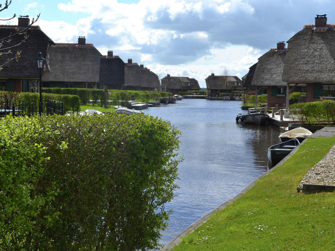 Others 4, Lakeside Escape near Giethoorn, Steenwijkerland