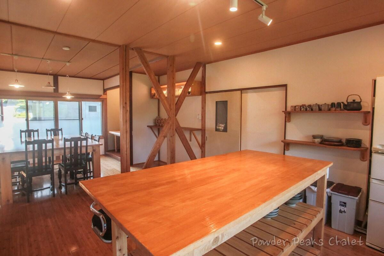 Others 3, Spacious 5 Bedroom Chalet. Powder Peaks, Myoko, Myōkō