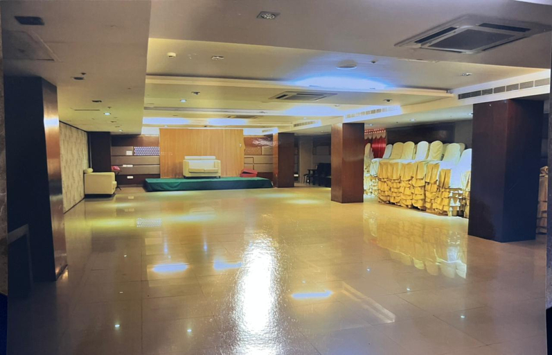 Public Area, Hotel Grand Himayat, Hyderabad
