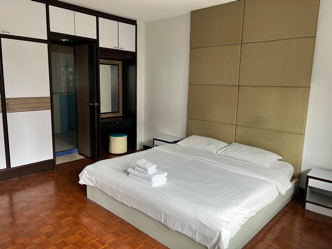 Bedroom 2, Very Close to Bamrungrad Hospital! 150SQM/2BR, Wattana