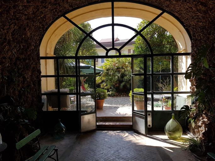 Others 2, Dimora Aganoor the guesthouse - a few steps from the Divine, Salerno