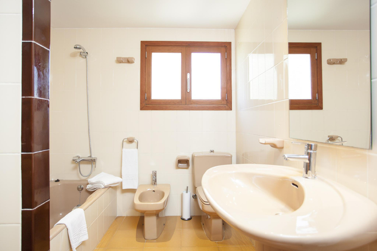 Bathroom 3, Es Garrover in Sant Lloren des Cardassar, Baleares