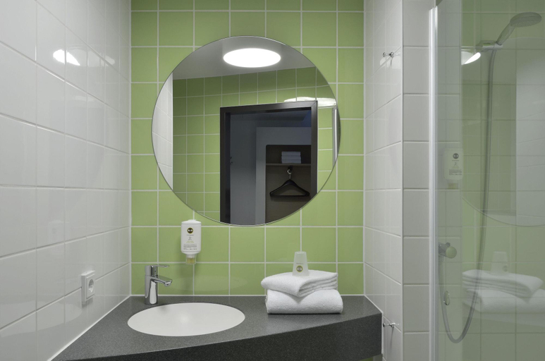 Bathroom 4, B&B Hotel Berlin-Tiergarten, Berlin