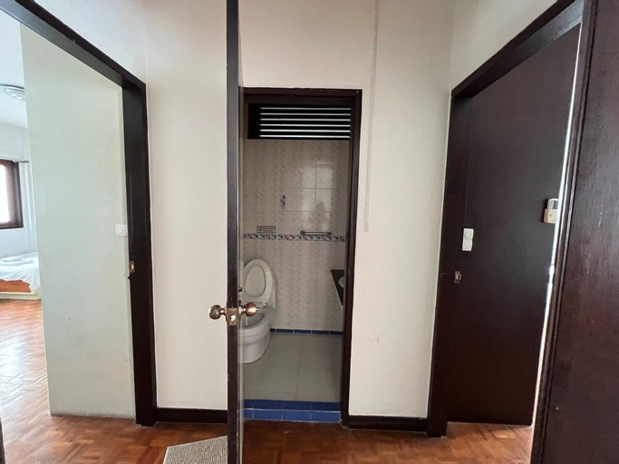 Bedroom 4, Very Close to Bamrungrad Hospital! 150SQM/2BR, Wattana