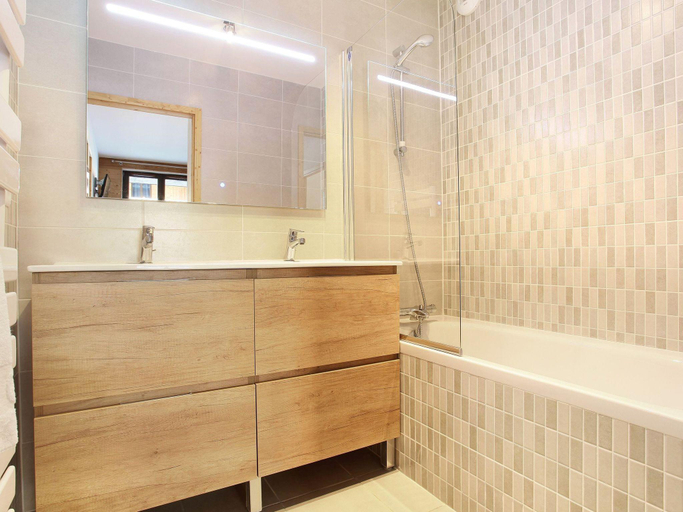 Bathroom, Chalet in La Clusaz with Pool  Spa, Haute-Savoie