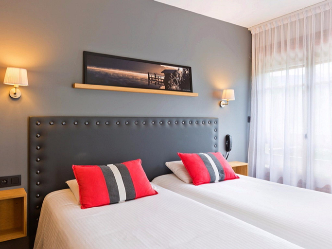Bedroom 5, Logis Hotel Arcalod - Grand Parc, Haute-Savoie