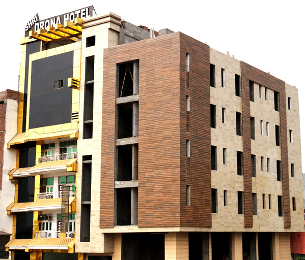 Shri Drona Hotel, Gautam Buddha Nagar