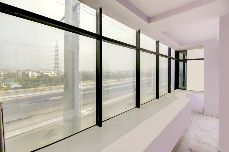 Others 5, Shri Drona Hotel, Gautam Buddha Nagar