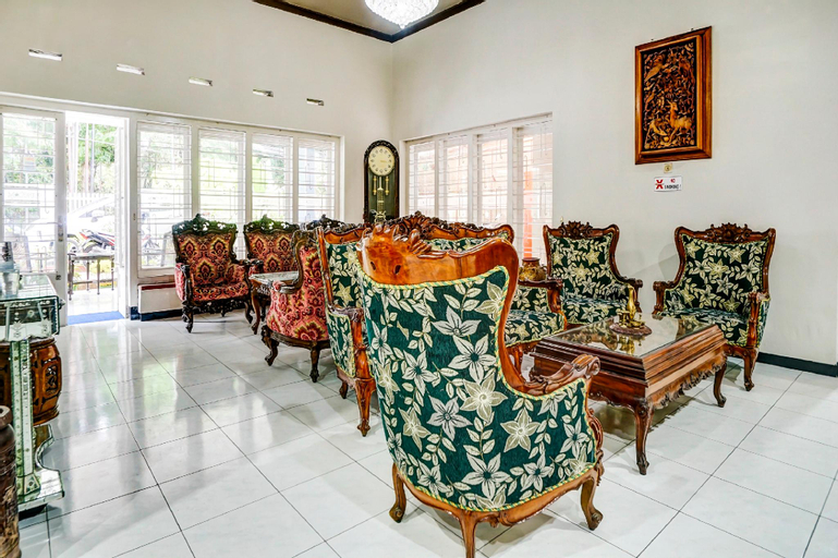 Public Area 2, OYO 90931 Swun Stay Guest House & Coworking Space, Malang