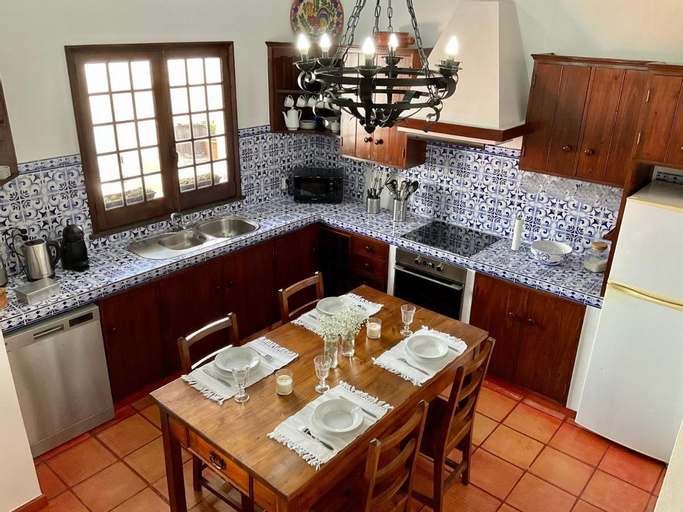 Food & Drinks 4, Super Mario Houses - Casa dos Moinhos, Ribeira Grande