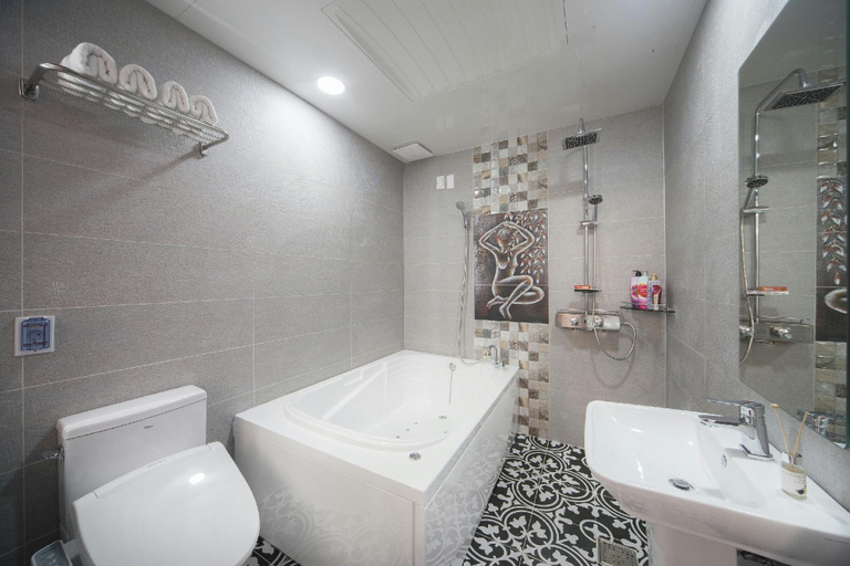 Bathroom 4, SH Hotel, Yeongam