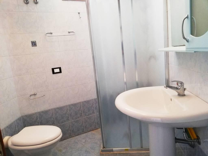Bathroom 2, Holiday Home Barbara, Lecce