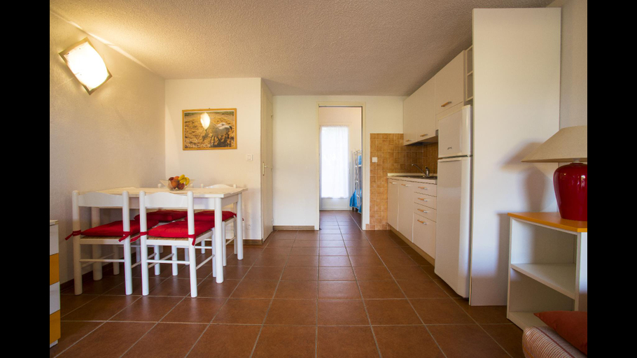 Kitchen 3, Studio apartment for 23 people 150 m from the sea from 39 day, Haute-Corse