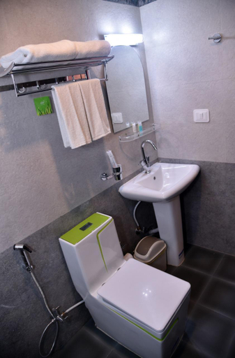 Bathroom 3, Marinha Airport Hotel, Bagmati