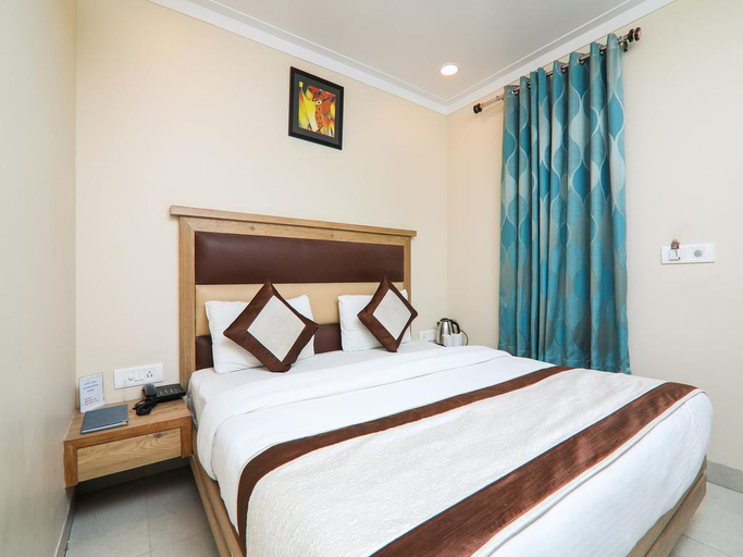 Bedroom 3, Hotel Amar International, West