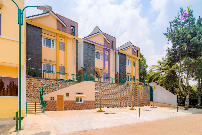 Exterior & Views 14