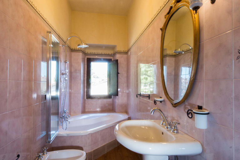 Bathroom, Bell Apartment 24 people, Arezzo