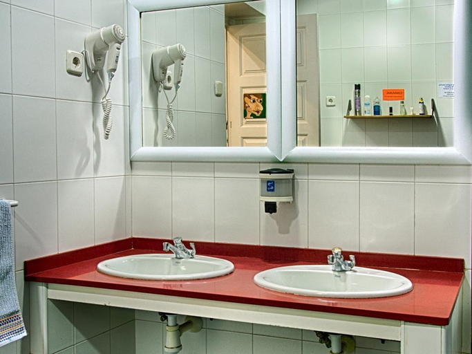Bathroom 2, Itaca Hostel, Barcelona