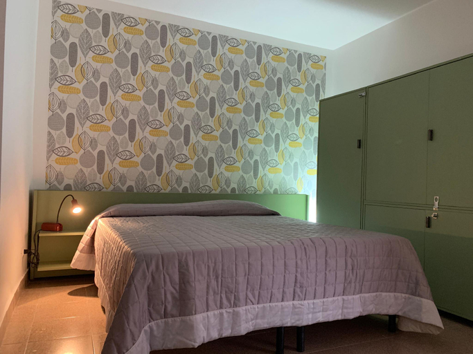 Bedroom 2, Home, 70 Carini Holiday House, Palermo