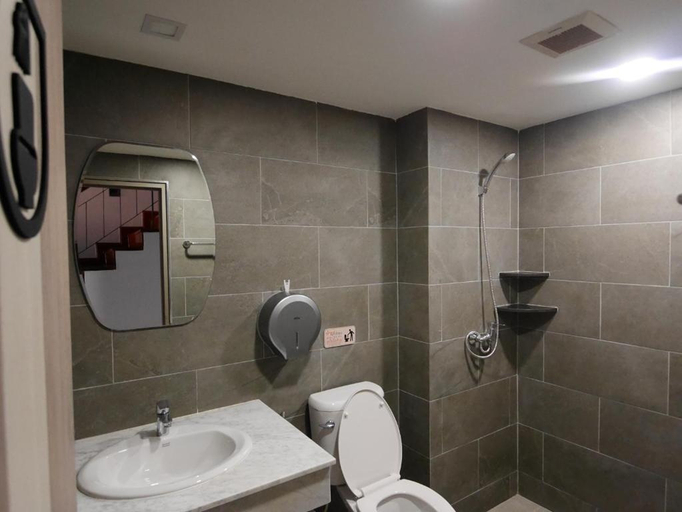 Bathroom 5, Ray Hostel, Muang Chiang Mai
