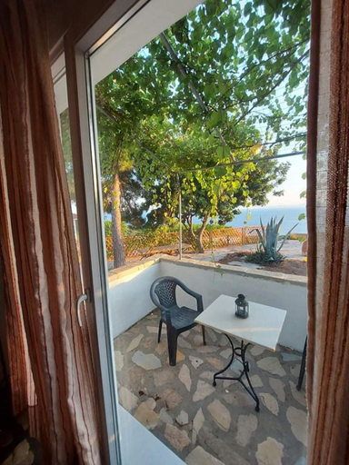 Others 5, Beautiful house located on a hill, with a spectacular sea view, North Aegean