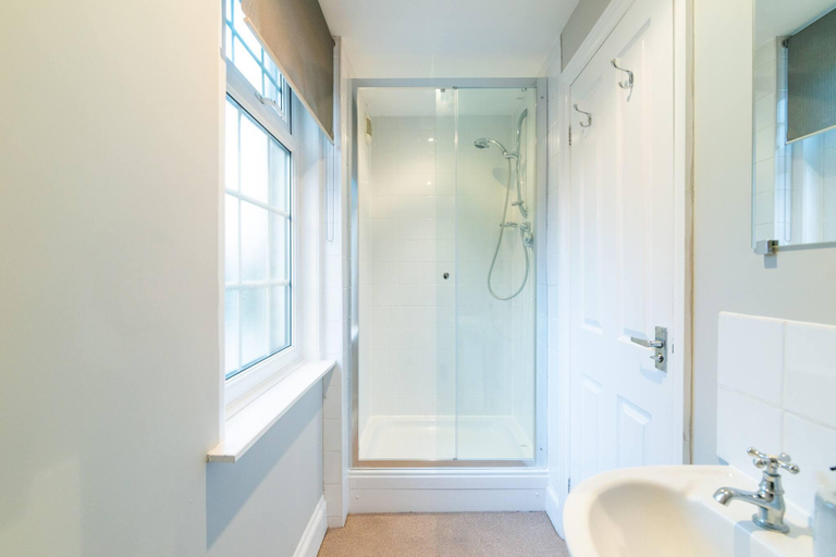Bathroom 4, Modern Living 2 Bedroom Apartment South Wilmslow, Cheshire East