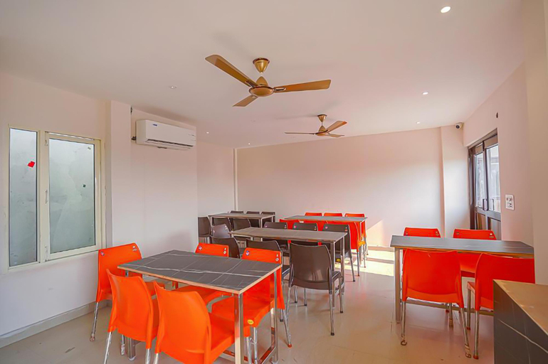 Food & Drinks 4, Fabhotel Prime Empire, Amritsar
