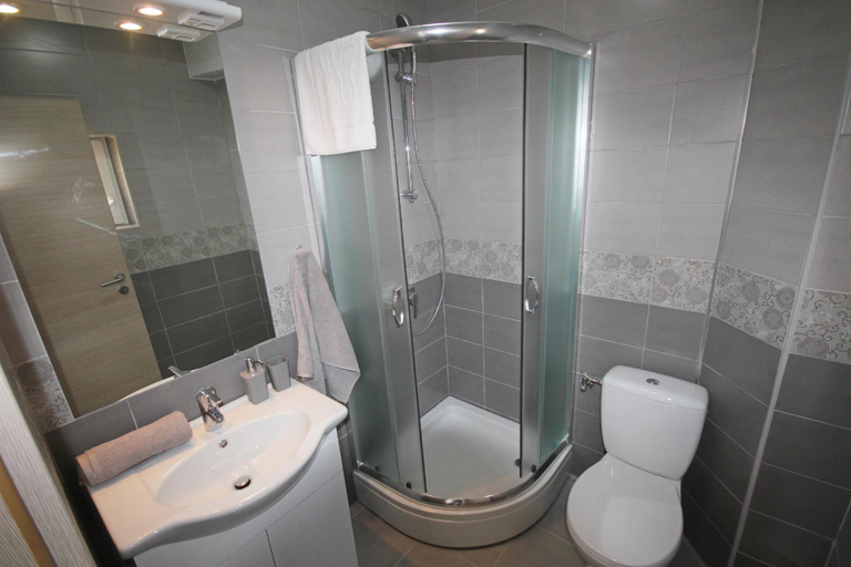 Bathroom 2, Groundfloor apartment Rustica with 2 bedrooms, Ražanac