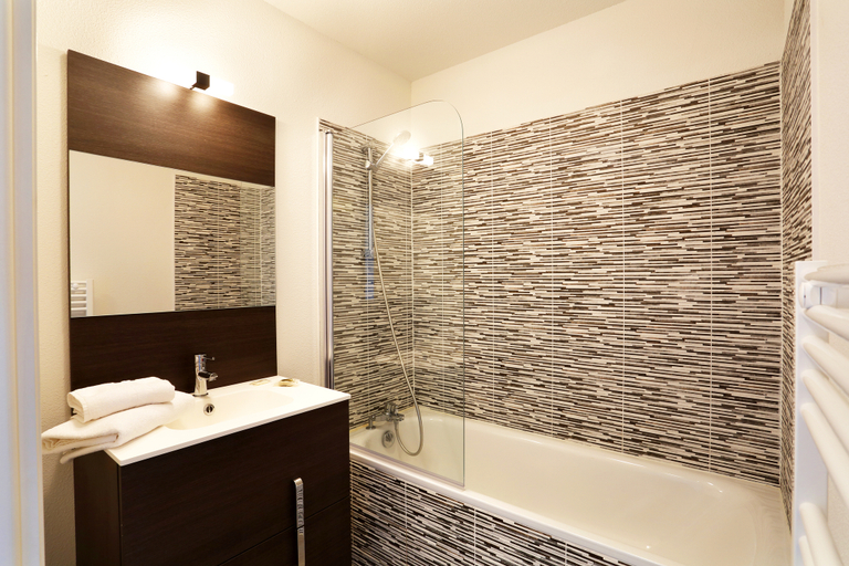 Bathroom 4, Residence Nemea Les Balcons des Pecheurs, Landes